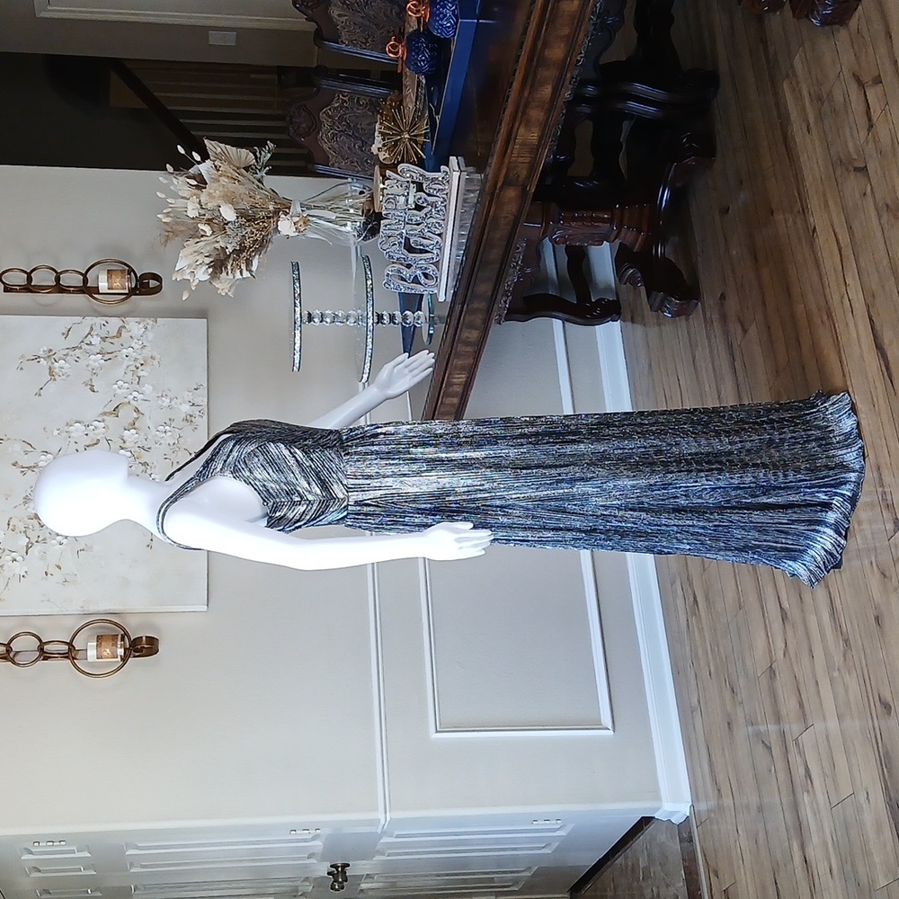 New Women's Black And Silver V-Neck Floor-Length Dress By NW Nightway. Size 12 - Picture 14 of 17